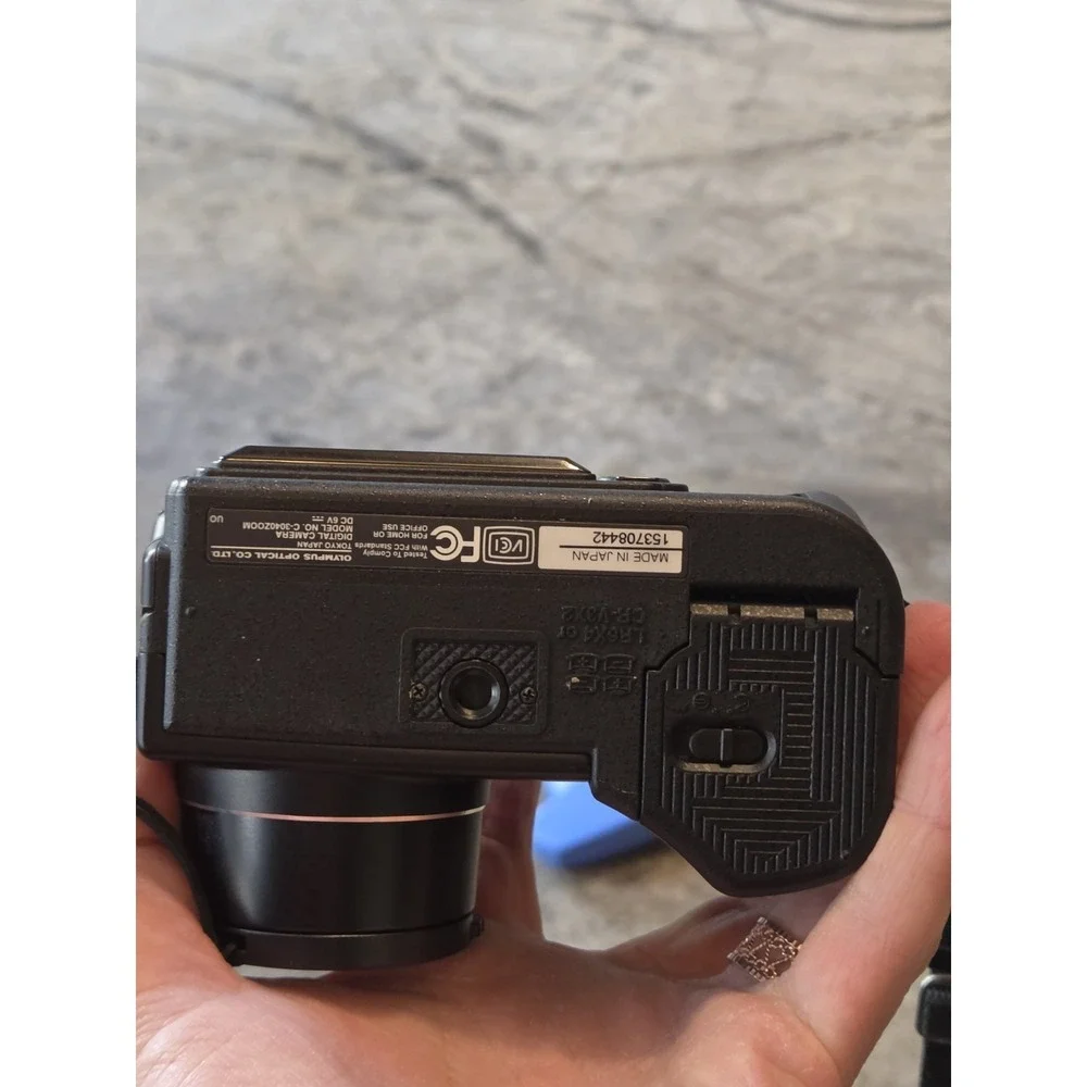 Olympus CAMEDIA C-3040 Zoom 3.3MP Digital Camera - Black